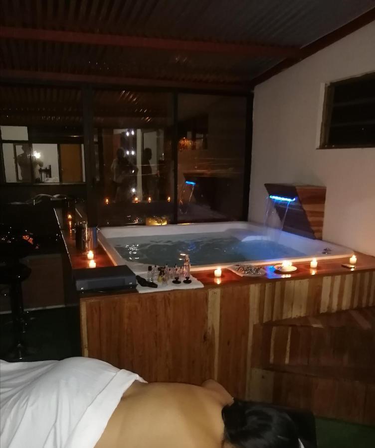 Hostal Spa Casa De Piedra Con Jacuzzi サンタ・ロサ・デ・カバル エクステリア 写真